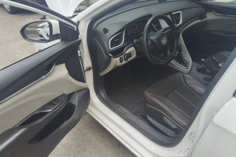 Used Buick GT 2015 15N Automatic Elite Version Driver Seat