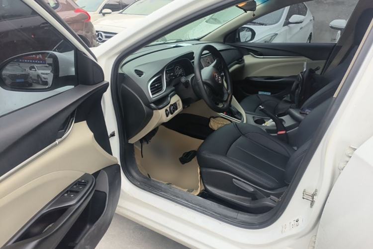 Used Buick GT 2015 15N Automatic Elite Version Driver Seat
