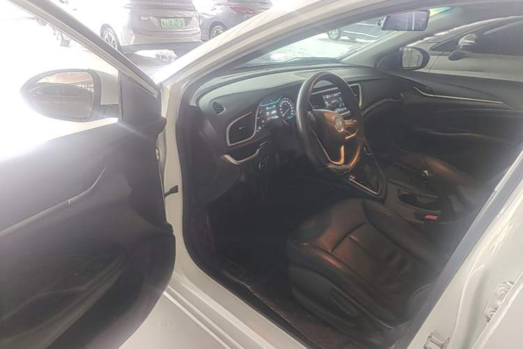 Used Buick GT 2015 15N Automatic Deluxe Edition Driver Seat