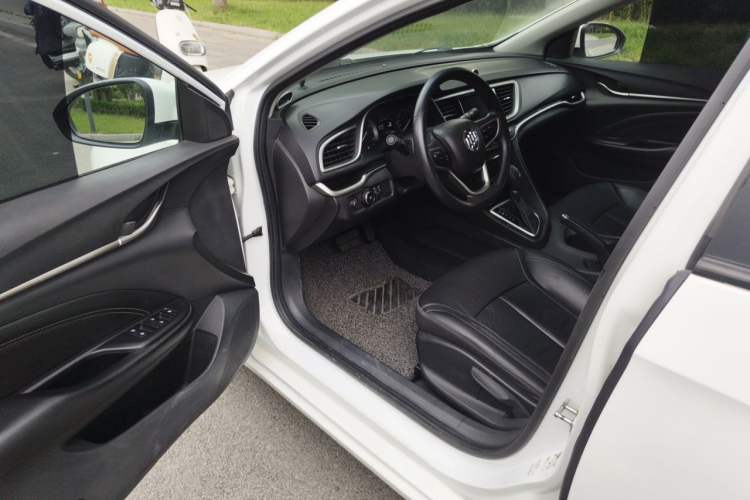 Used Buick GT 2015 15N Automatic Deluxe Edition Driver Seat