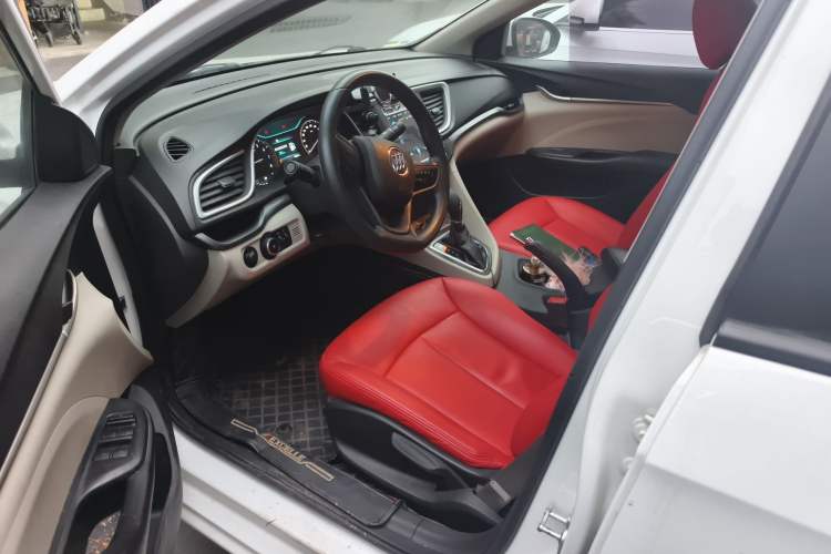 Used Buick GT 2015 15N Automatic Elite Version Driver Seat
