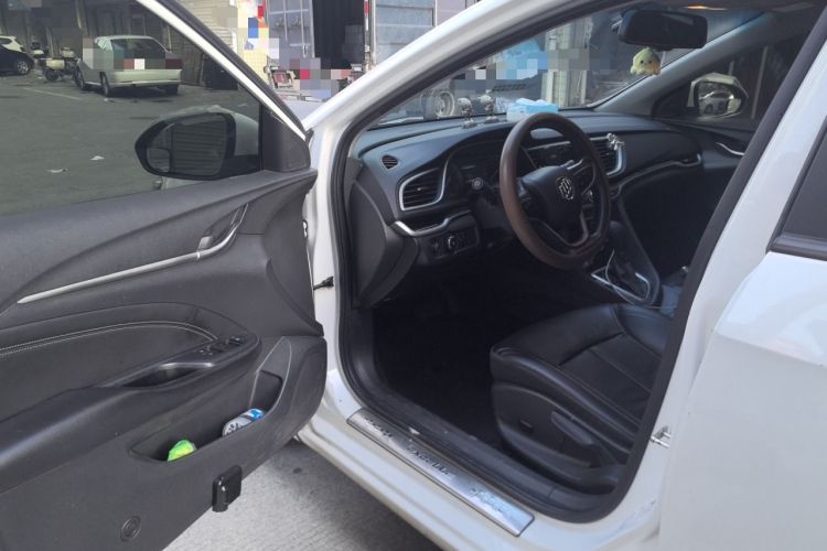 Used Buick GT 2015 18T Dual-Clutch Luxury Model Driver Seat