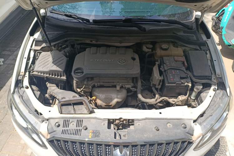Used Buick GT 2015 15N Automatic Deluxe Edition Engine Bay
