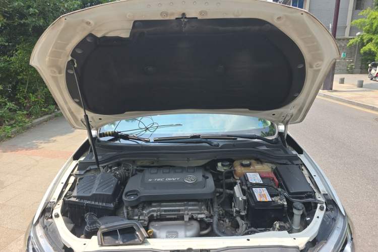 Used Buick GT 2015 15N Automatic Entry-Level Trim Engine Bay