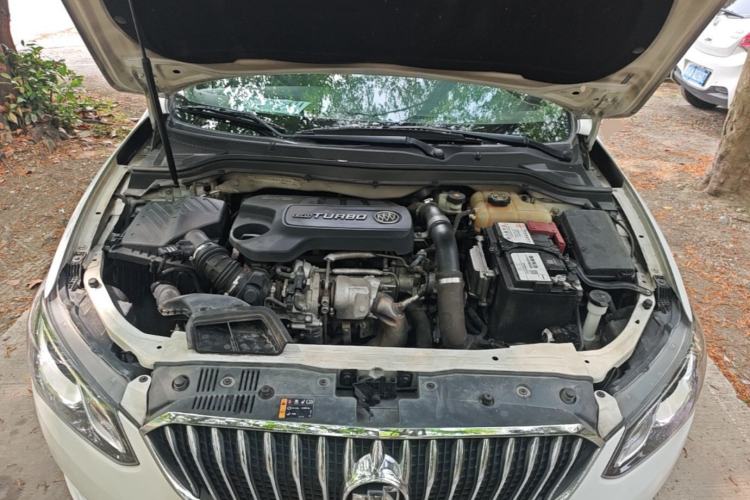 Used Buick GT 2015 18T Dual-Clutch Luxury Model Engine Bay