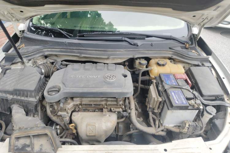 Used Buick GT 2015 15N Automatic Entry-Level Trim Engine Bay