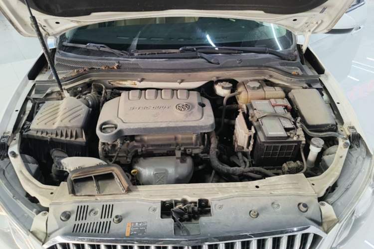 Used Buick GT 2015 15N Manual Entry-Level Trim Engine Bay