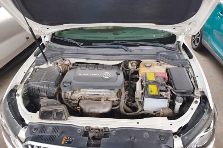 Used Buick GT 2015 15N Manual Entry-Level Trim Engine Bay