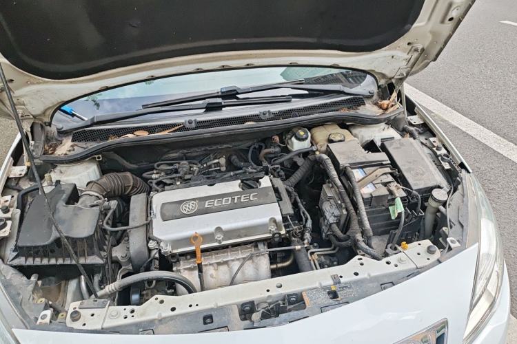 Used Buick GT 2015 15N Automatic Entry-Level Trim Engine Bay