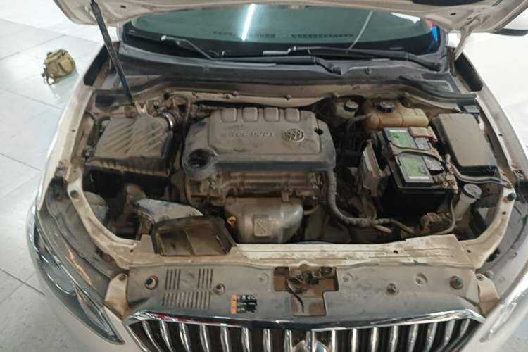Used Buick GT 2015 15N Manual Entry-Level Trim Engine Bay