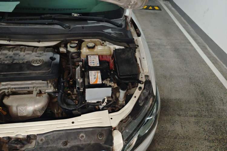 Used Buick GT 2015 15N Automatic Deluxe Edition Engine Bay Left