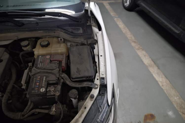 Used Buick GT 2015 15N Automatic Deluxe Edition Engine Bay Left