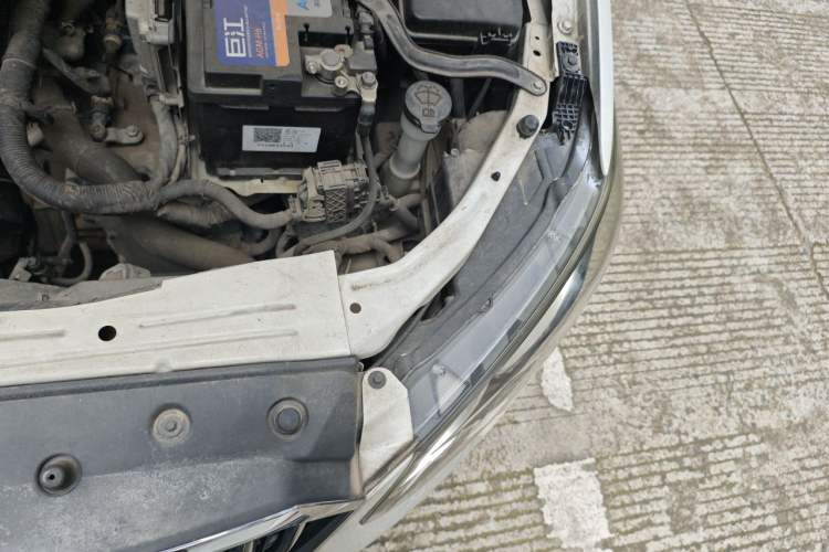 Used Buick GT 2015 15N Automatic Deluxe Edition Engine Bay Left