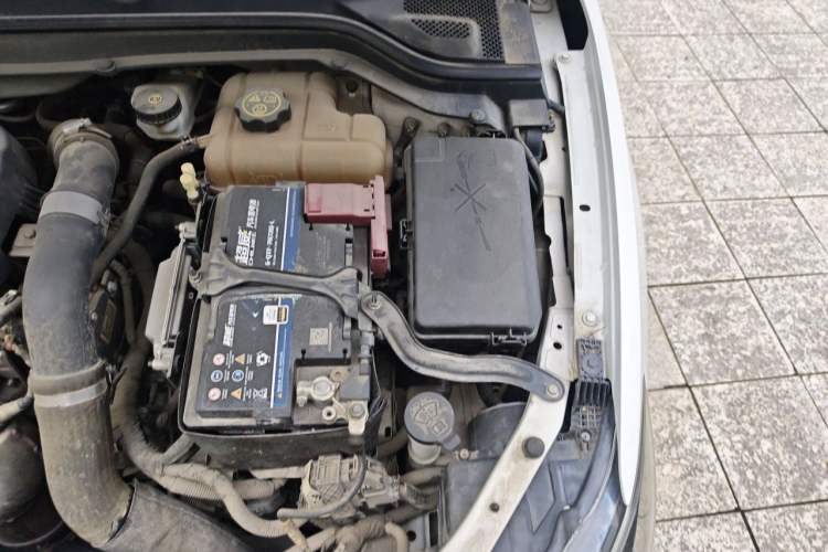 Used Buick GT 2015 18T Dual-Clutch Luxury Model Engine Bay Left