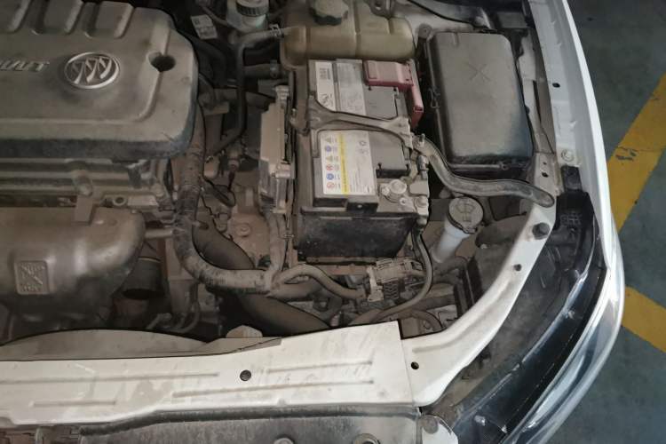 Used Buick GT 2015 15N Automatic Elite Version Engine Bay Left