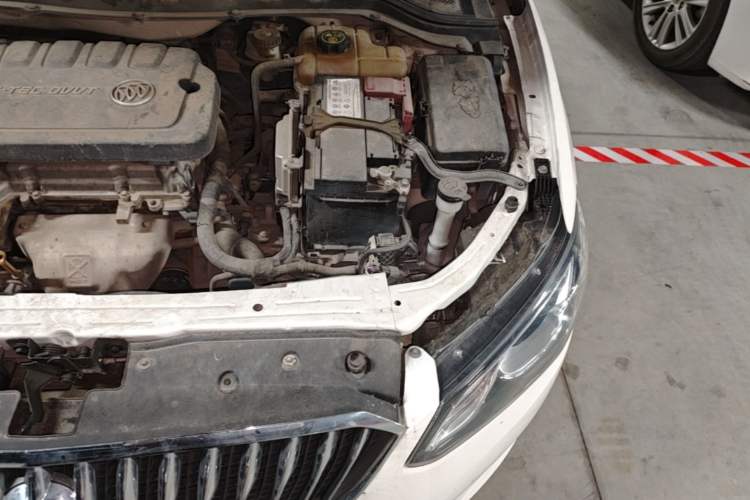 Used Buick GT 2015 15N Automatic Deluxe Edition Engine Bay Left