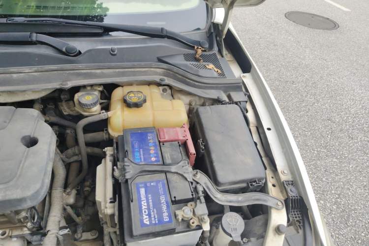 Used Buick GT 2015 15N Automatic Entry-Level Trim Engine Bay Left