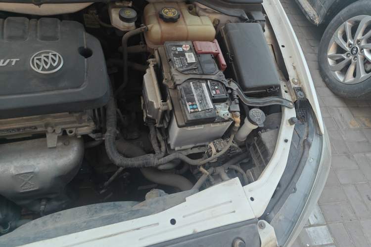 Used Buick GT 2015 15N Automatic Deluxe Edition Engine Bay Left