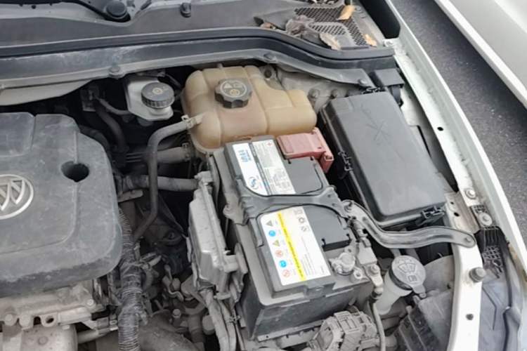 Used Buick GT 2015 15N Manual Elite Edition Engine Bay Left