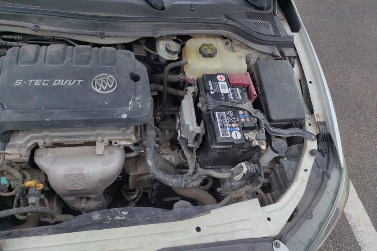 Used Buick GT 2015 15N Automatic Elite Version Engine Bay Left
