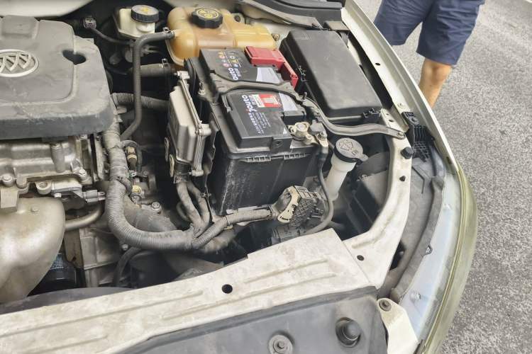 Used Buick GT 2015 15N Automatic Elite Version Engine Bay Left