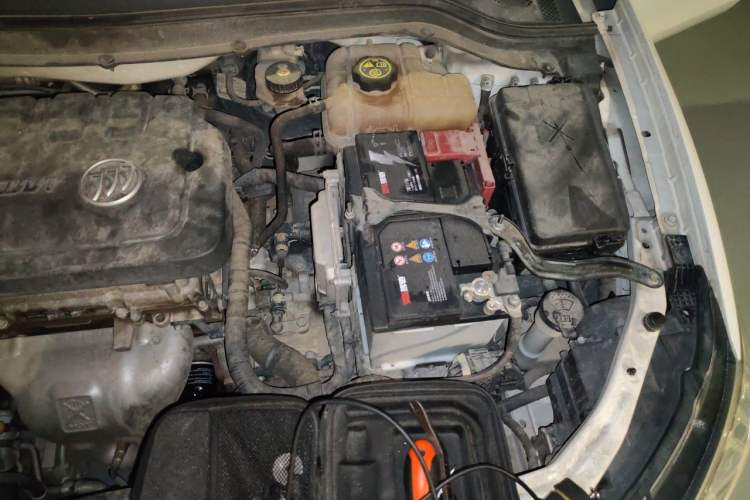 Used Buick GT 2015 15N Automatic Entry-Level Trim Engine Bay Left