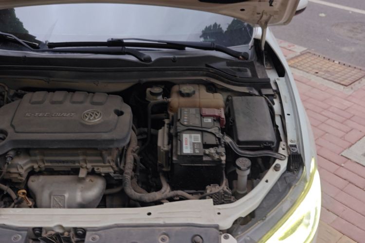 Used Buick GT 2015 15N Manual Luxury Version Engine Bay Left