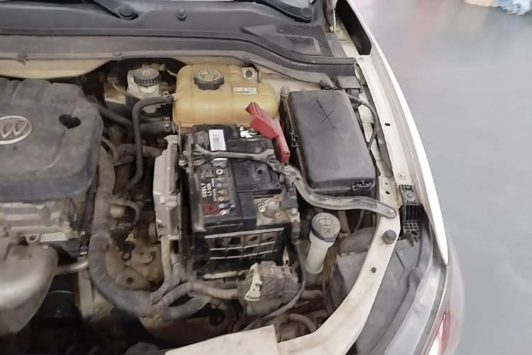 Used Buick GT 2015 15N Automatic Deluxe Edition Engine Bay Left