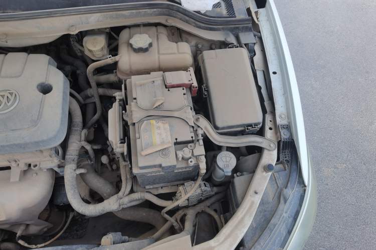 Used Buick GT 2015 15N Manual Luxury Version Engine Bay Left