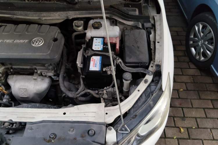 Used Buick GT 2015 15N Automatic Deluxe Edition Engine Bay Left