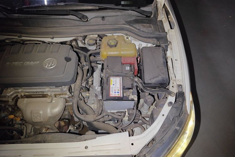 Used Buick GT 2015 15N Automatic Entry-Level Trim Engine Bay Left