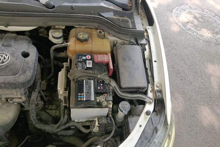 Used Buick GT 2015 15N Automatic Deluxe Edition Engine Bay Left