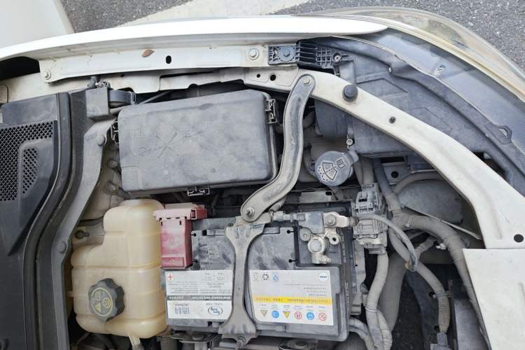 Used Buick GT 2015 15N Manual Elite Edition Engine Bay Left