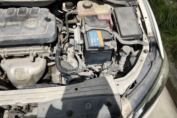 Used Buick GT 2015 15N Automatic Entry-Level Trim Engine Bay Left