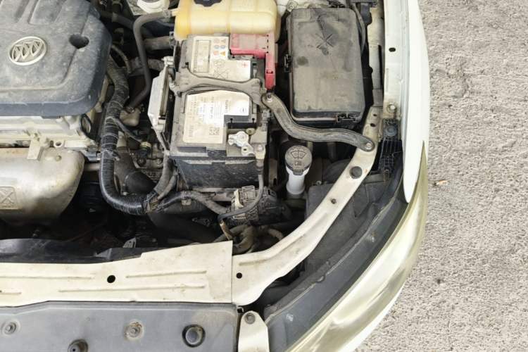 Used Buick GT 2015 15N Automatic Elite Version Engine Bay Left
