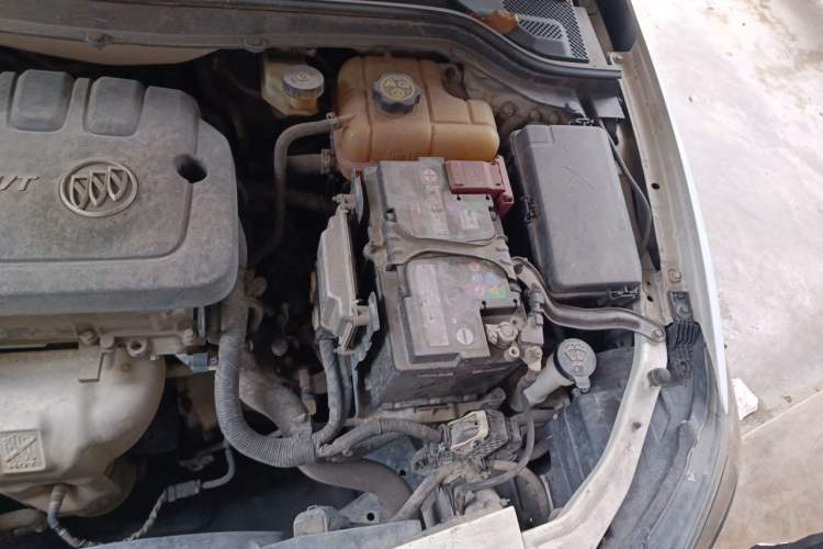 Used Buick GT 2015 15N Manual Elite Edition Engine Bay Left