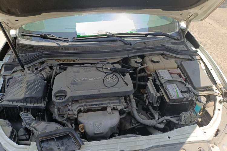 Used Buick GT 2015 15N Automatic Entry-Level Trim Engine Bay