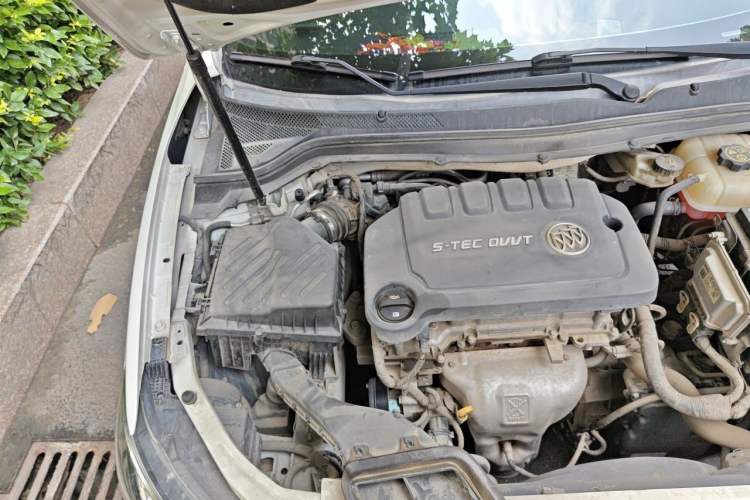 Used Buick GT 2015 15N Automatic Elite Version Engine Bay Right