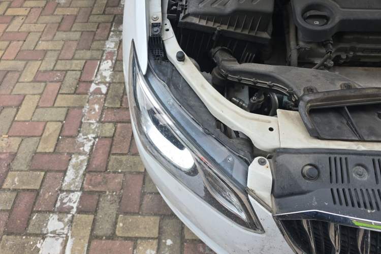 Used Buick GT 2015 15N Automatic Entry-Level Trim Engine Bay Right