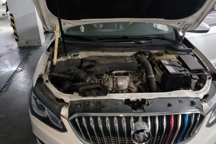 Used Buick GT 2015 18T Dual-Clutch Sport Flagship Model Engine Bay Right