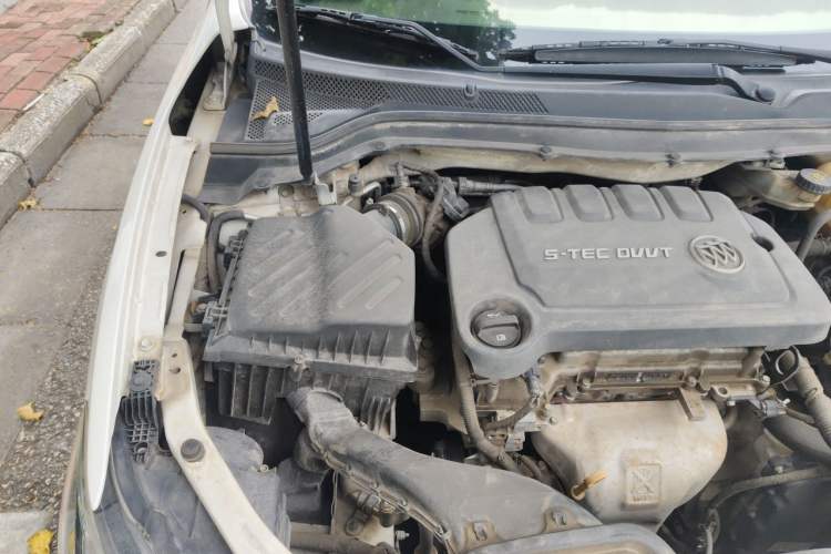 Used Buick GT 2015 15N Automatic Entry-Level Trim Engine Bay Right