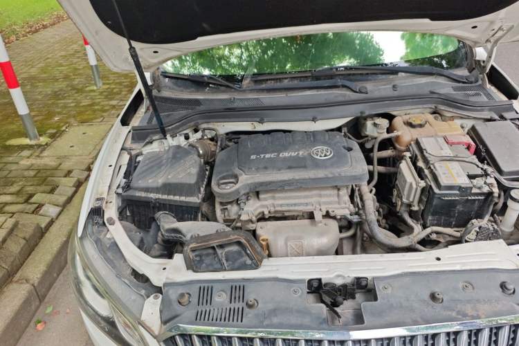 Used Buick GT 2015 15N Manual Elite Edition Engine Bay Right