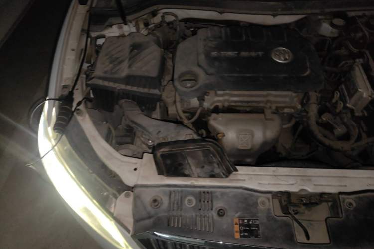 Used Buick GT 2015 15N Manual Luxury Version Engine Bay Right