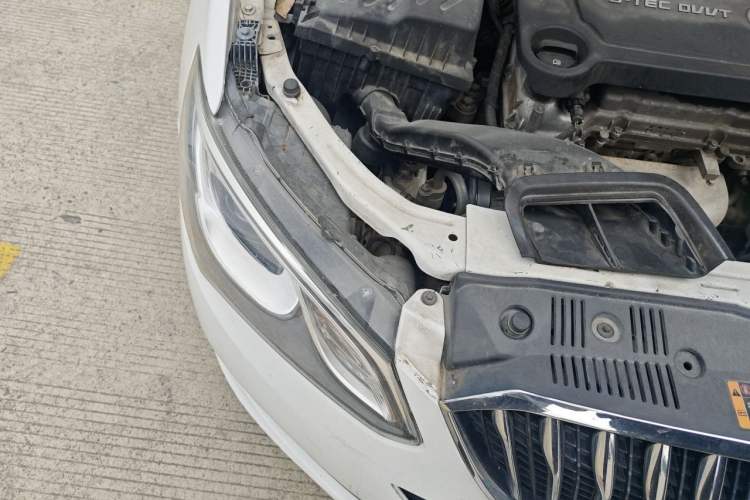 Used Buick GT 2015 15N Automatic Elite Version Engine Bay Right