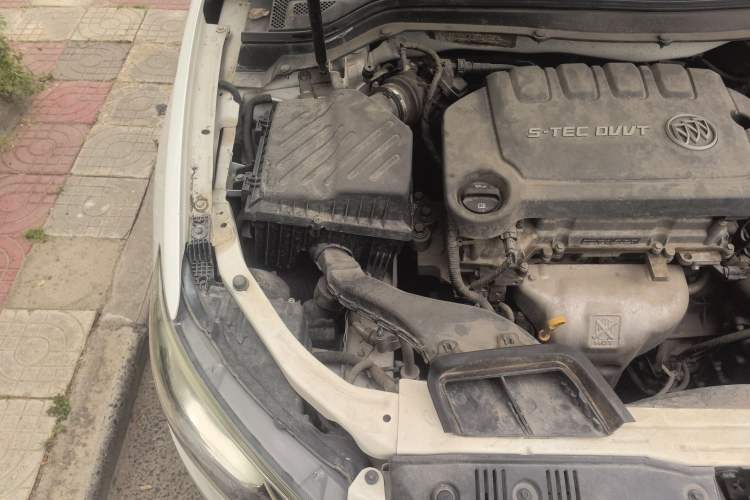 Used Buick GT 2015 15N Automatic Elite Version Engine Bay Right