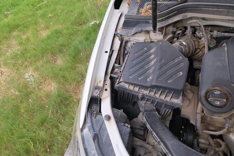 Used Buick GT 2015 15N Manual Entry-Level Trim Engine Bay Right