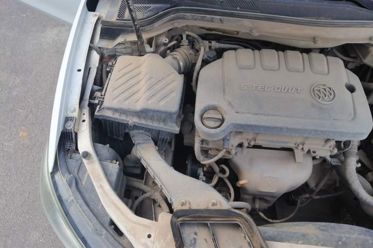 Used Buick GT 2015 15N Manual Luxury Version Engine Bay Right