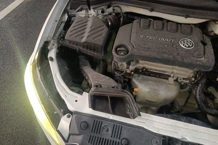 Used Buick GT 2015 15N Manual Elite Edition Engine Bay Right