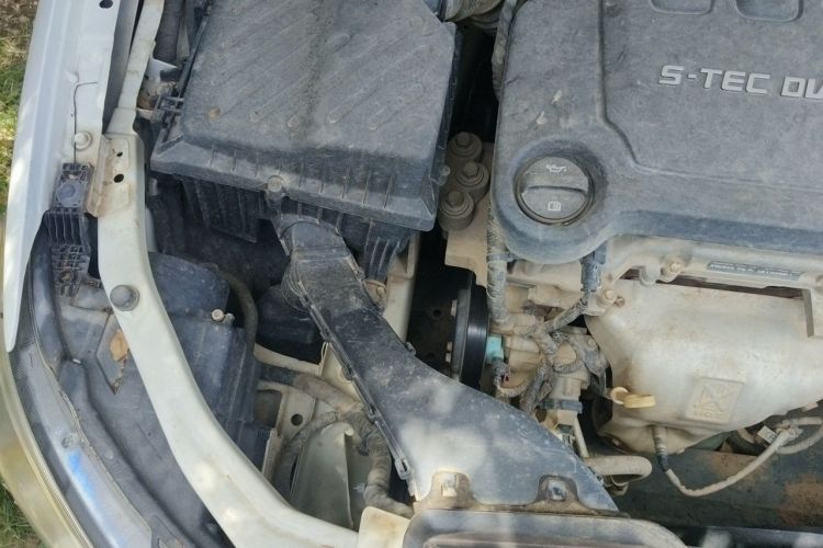 Used Buick GT 2015 15N Manual Elite Edition Engine Bay Right