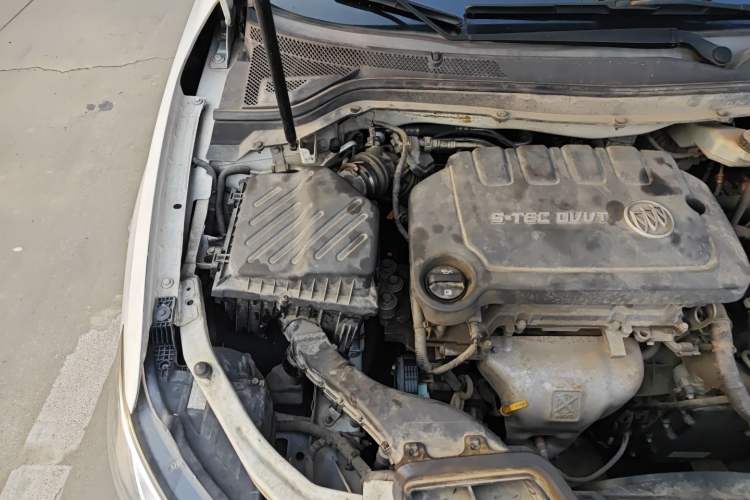 Used Buick GT 2015 15N Automatic Entry-Level Trim Engine Bay Right